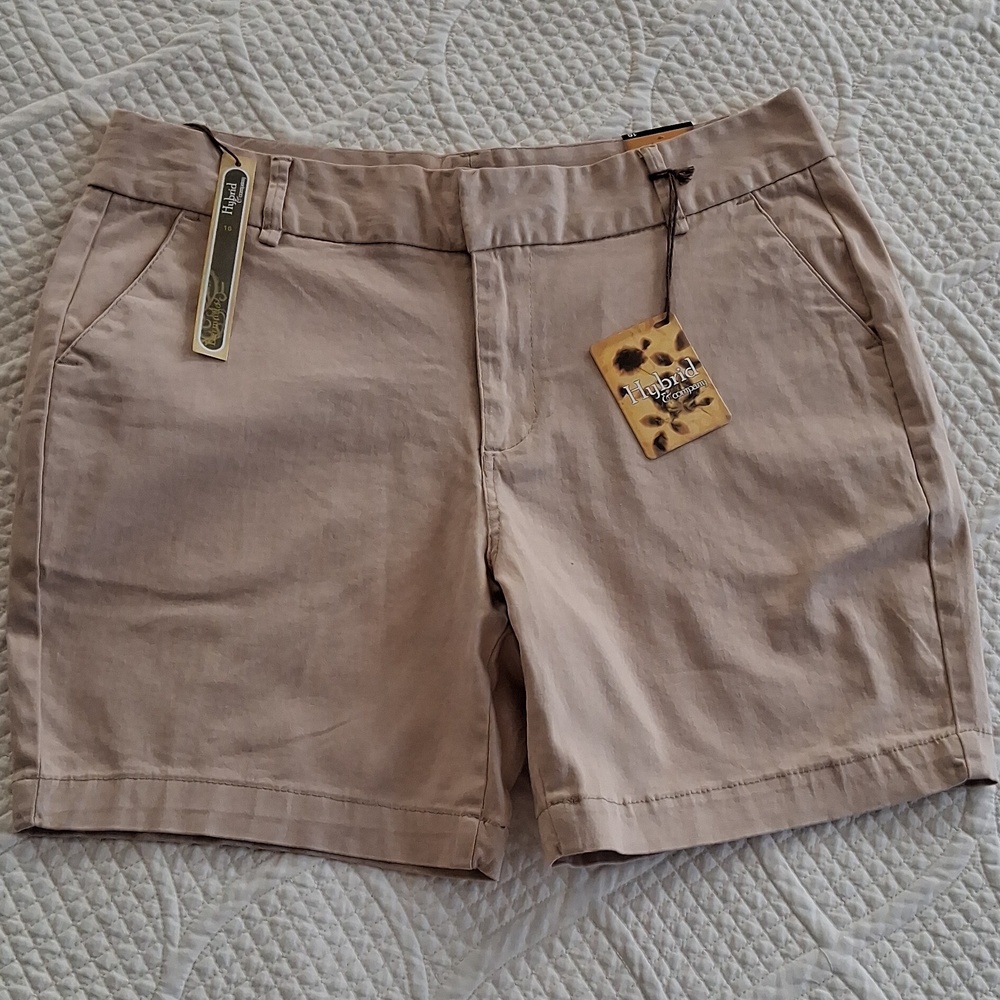 Hybrid & company Khaki Color Shorts - NWT